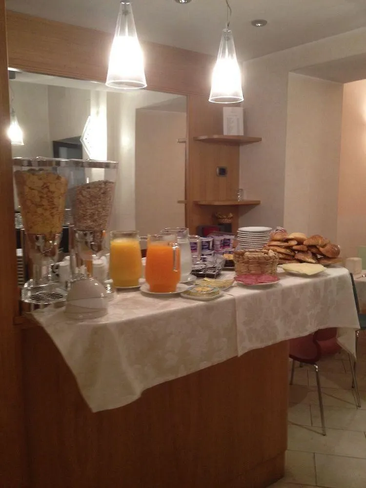 ** Pensionat Roma Dei Papi B&B Italien