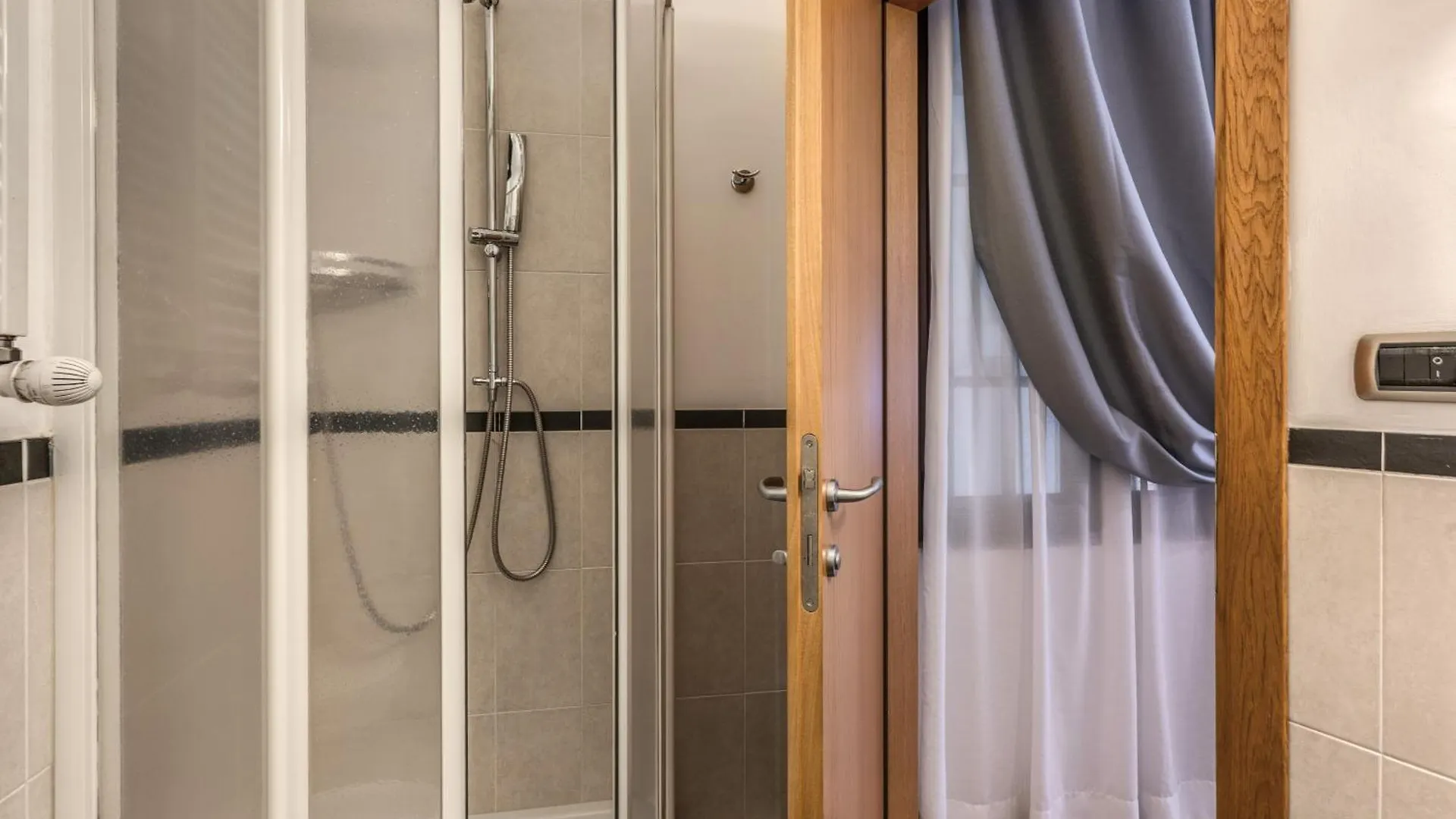 Roma Dei Papi B&B 2*, Rome Italy